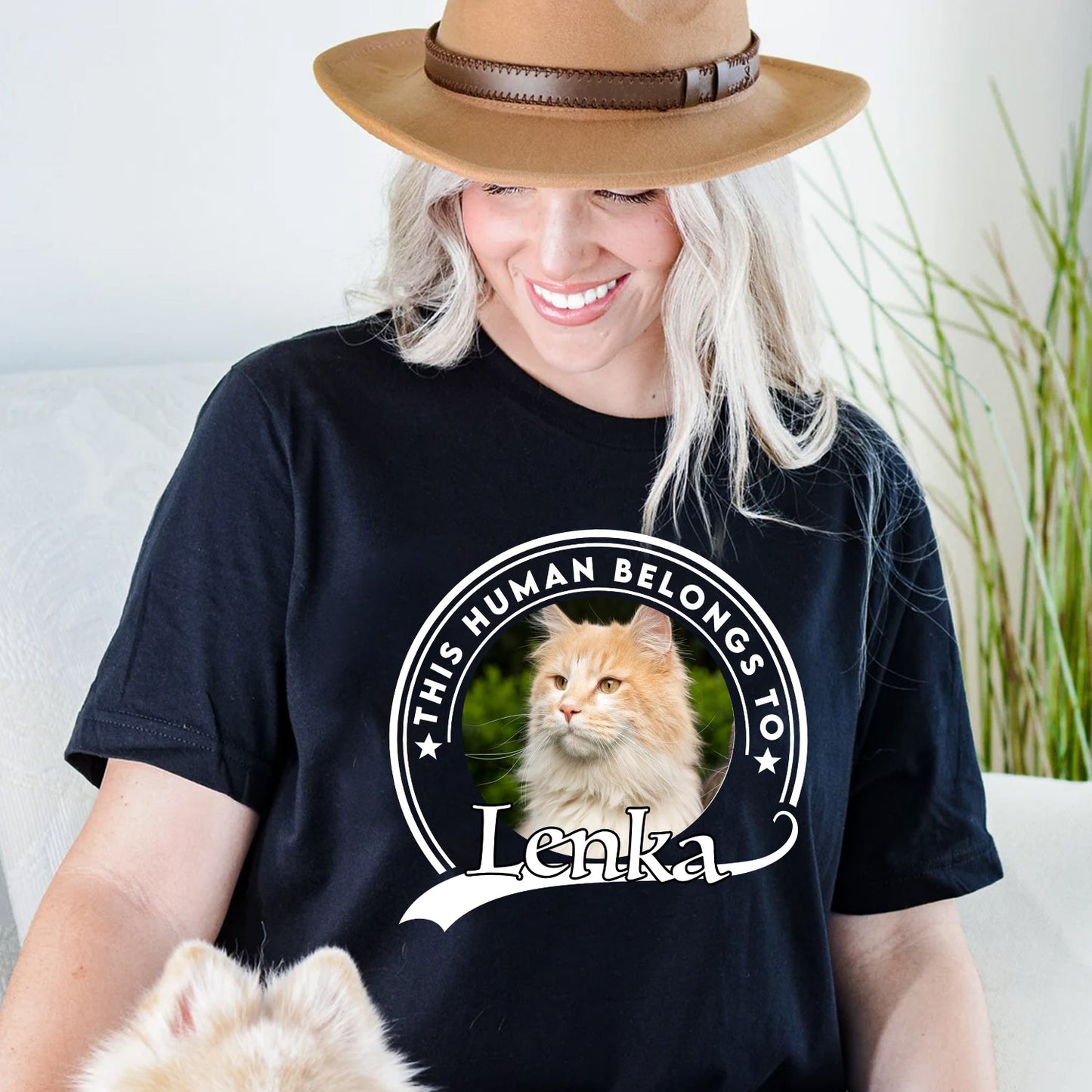 Tričko – This human belongs to pets (s vlastní fotografií)