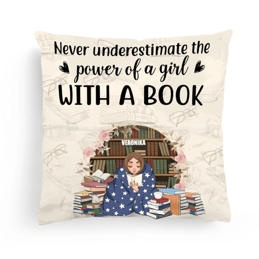 Polštář - Never underestimate the power of a girl with a book - Climo